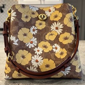 **OFFICIAL COACH** Willow Bucket Bag in Signature Canvas with Flower Print